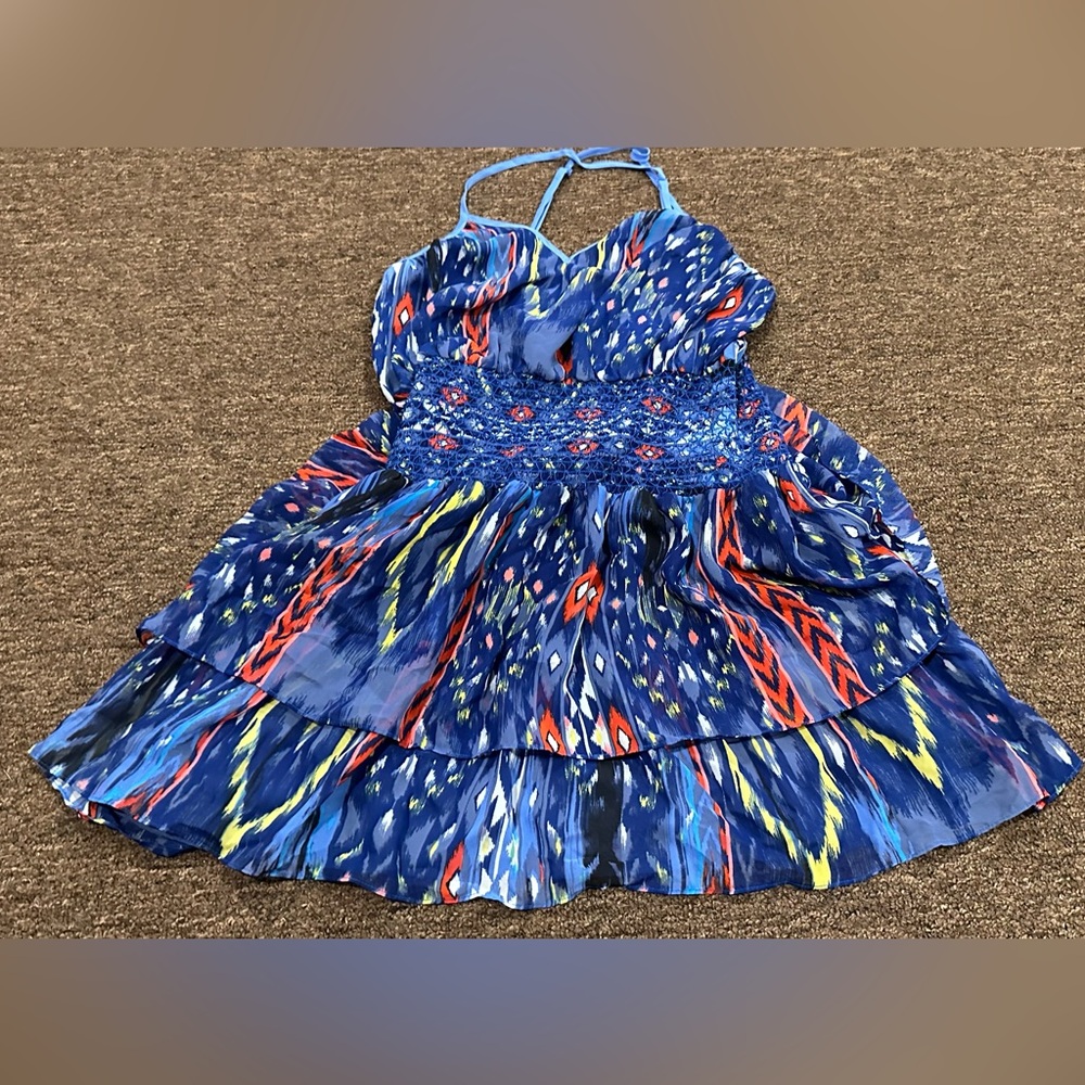 EUC Bebe Vibrant Blue Patterned Dress Sz M gorgeous spaghetti's strap lined